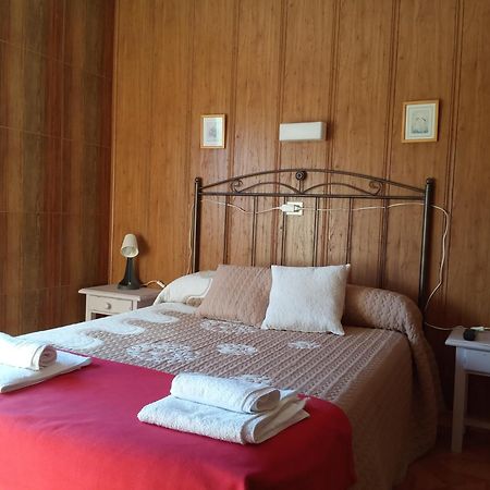 Hostal La Collada De Aralla Aralla de Luna Exteriör bild