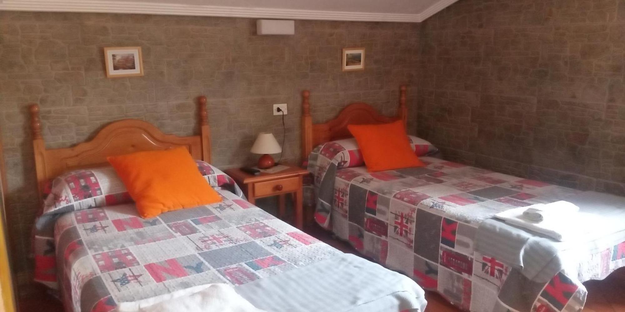 Hostal La Collada De Aralla Aralla de Luna Exteriör bild