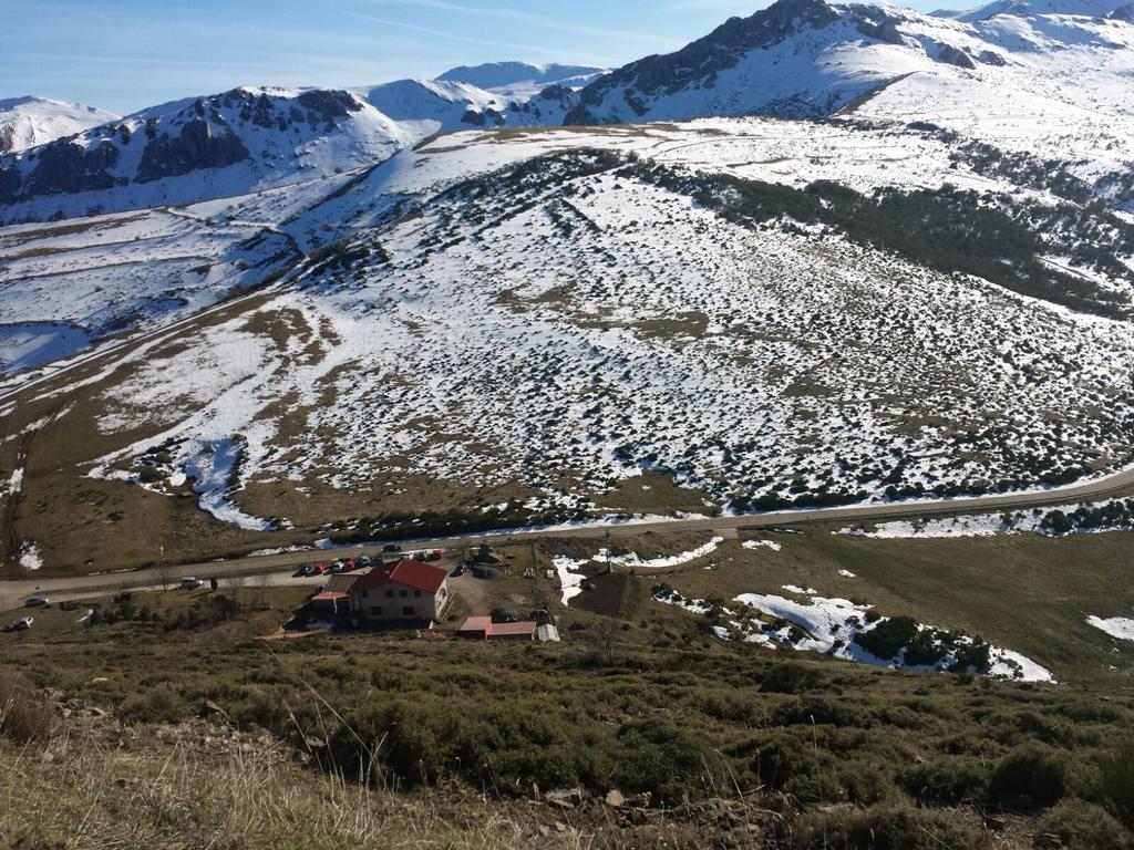 Hostal La Collada De Aralla Aralla de Luna Exteriör bild